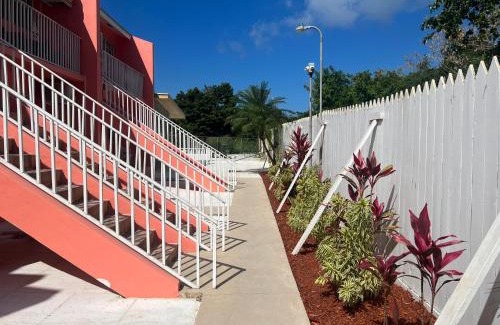 Nassau Apartment | Serene Tropical Hideaway with Pool & Family-Friendly Vibes