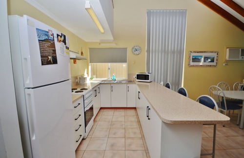 Kalbarri Apartment | Idyllic Tropical Hideaway in Kalbarri - Pet Friendly Stay