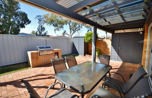 Kalbarri Apartment | Idyllic Tropical Hideaway in Kalbarri - Pet Friendly Stay
