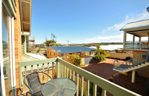 Kalbarri Apartment | Idyllic Tropical Hideaway in Kalbarri - Pet Friendly Stay