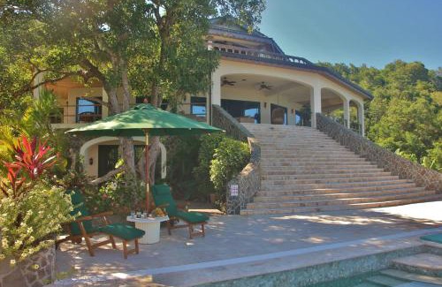 Friendship Bay Hotel | Experience Tropical Hideaway: 5-Star Oceanfront Escape