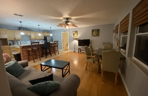 Horton Shores Cottage | Cozy Tropical Island Guest House Near Ocean & Flagler Ave