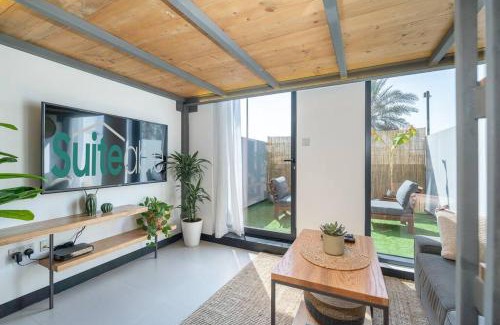 Jumeirah Village Apartment | Pet-Friendly Tropical Loft with Work Station in JVC