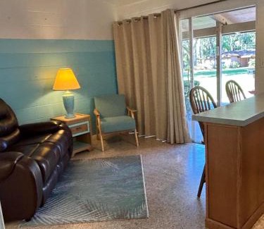 DeLand Resort | Inviting Tropical Marina & Resort on Lake Beresford Awaits