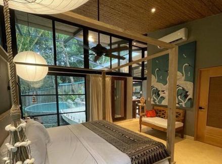 San Lorenzo Villa | Modern Tropical Retreat with Pool and Pet-Friendly Options