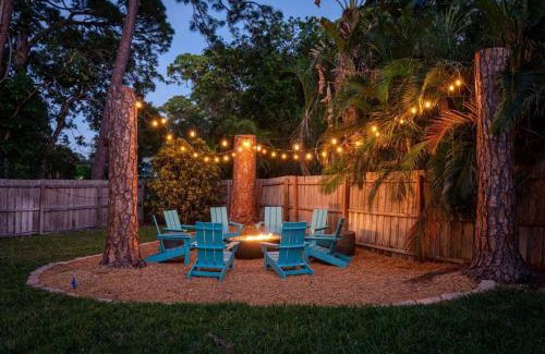 Seminole House | Tropical Oasis, 5 Mins to Beach