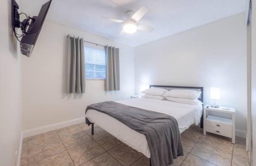 Victoria Park Apartment | Cozy Tropical Oasis Condos - 5-Star Rated Family Retreat
