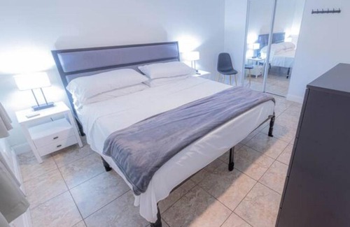 Victoria Park Apartment | Cozy Tropical Oasis Condos - 5-Star Rated Family Retreat