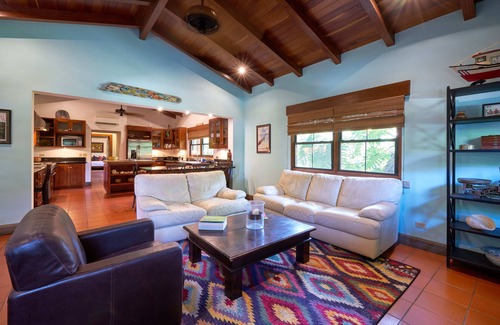 Tamarindo House | Beachfront Oasis: Family-Friendly Retreat in Tamarindo