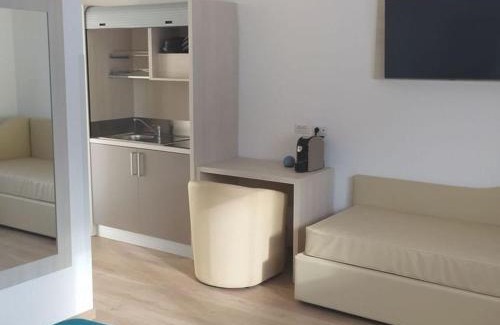 Cucco-Riviere Apartment | Cozy Tropical Suite with Private Beach and Ocean Views