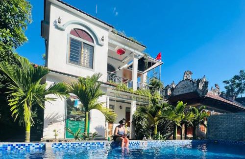 Phong Nha House | Pet-Friendly Tropical Valley Homestay with Oceanfront Pool