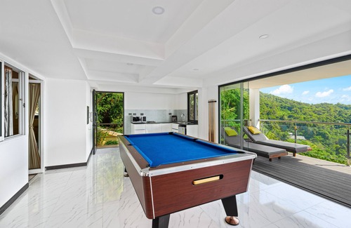 Maret Villa | Oceanfront Tropical Villa with Private Pool & Spa Relaxation