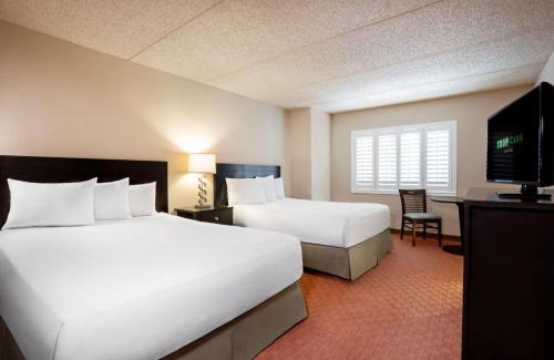 Laughlin Resort | Relax at Tropicana Laughlin: Oceanfront Bliss Awaits