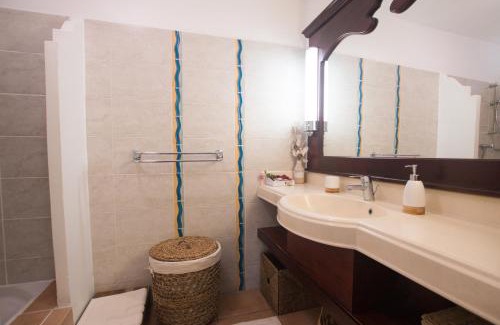 Gros Raisins Apartment | Experience Tropical Bliss at Tropicanavibes - Vue Mer