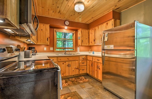 Bovey Cabin | Lakefront Trout Lake Cabin with Private Dock & Kayaks