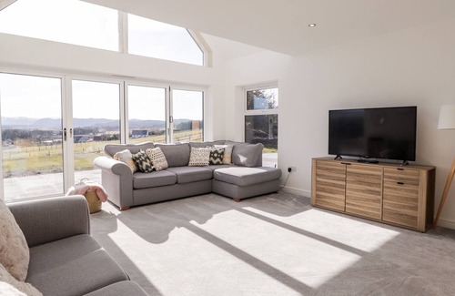 South Galson House | Family-Friendly Troya Hotel with Garden in Inverness