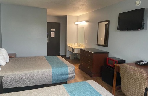 Troy Hotel | Family-Friendly Stay at TROYINN&SUITES with Pet Perks