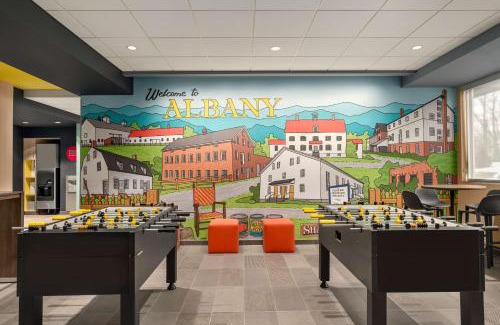 Latham Hotel | Explore Tru By Hilton Albany Airport: Pool & Breakfast Included
