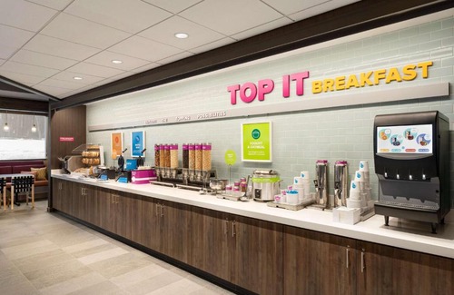 Latham Hotel | Explore Tru By Hilton Albany Airport: Pool & Breakfast Included