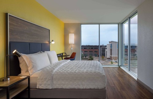 Ankeny Hotel | Comfort and Convenience at Tru By Hilton Ankeny
