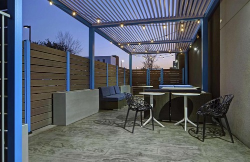 Montopolis Hotel | Discover Tru By Hilton Austin Airport with Pool & Breakfast