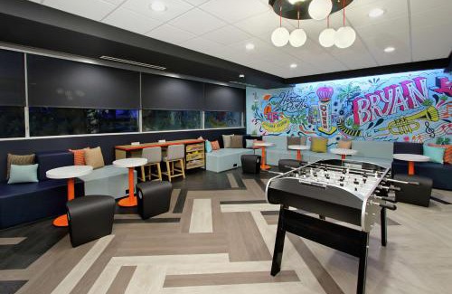 Bryan Hotel | Discover Tru by Hilton Bryan College Station: Pet Friendly Stay