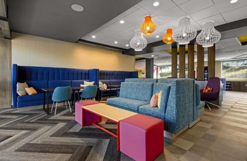 Christiansburg Hotel | Pet-Friendly Getaway at Tru By Hilton Christiansburg