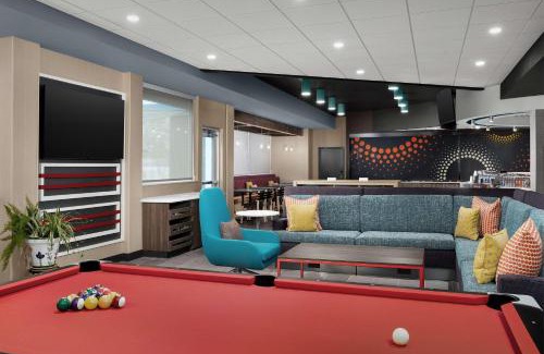 Summit Station Hotel | Discover Tru By Hilton Columbus East Broad with Pool Access