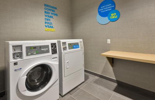 Comstock Park Hotel | Pet-Friendly Bliss at Tru By Hilton Comstock Park
