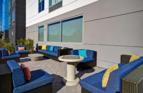 Concord Hotel | Pet-Friendly Stay at Tru By Hilton Concord, NH - Rated 8.9