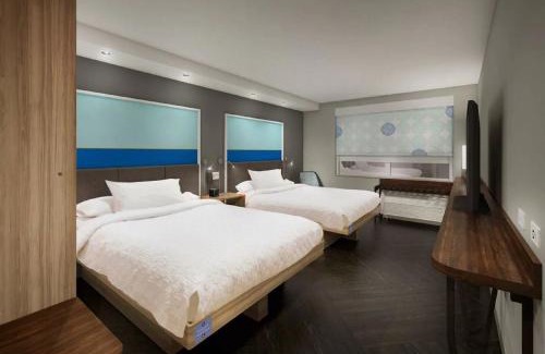 Edinburg Hotel | Discover Tru By Hilton Edinburg: Family-Friendly Comfort