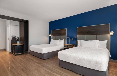 Lake Worth Hotel | Tru By Hilton Fort Worth Lake Worth