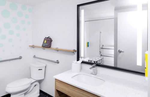 Gilbert Hotel | Discover Tru by Hilton Gilbert: Family-Friendly & Poolside Stay