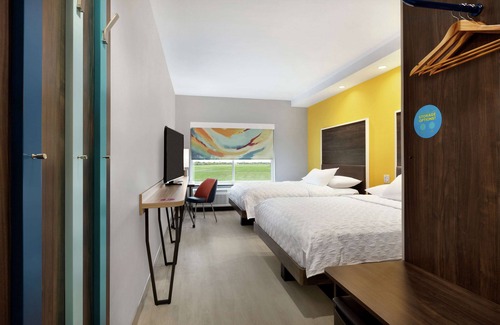 Webster Hotel | Unwind at Tru by Hilton Houston Webster with Pool & Breakfast