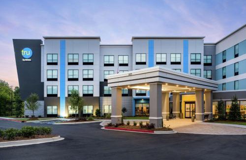 Town Center Hotel | Pet-Friendly Escape at Tru By Hilton Kennesaw, GA