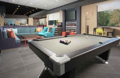 Town Center Hotel | Pet-Friendly Escape at Tru By Hilton Kennesaw, GA