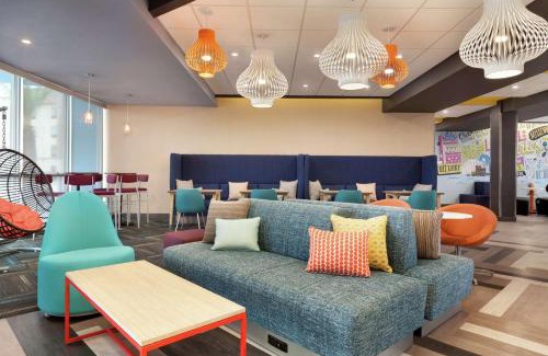 Lake Charles Hotel | Explore Tru By Hilton Lake Charles: Family-Friendly Stay