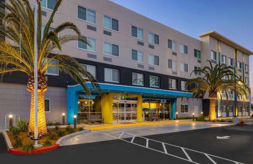Lathrop Hotel | Family-Friendly Stay at Tru By Hilton Lathrop, Rated 8.4/10