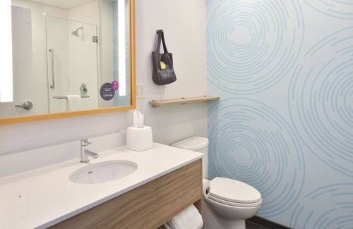 Lawrence Hotel | Enjoy Relaxing Stays at Tru by Hilton Lawrence