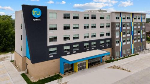 Lincoln Hotel | Experience Tru By Hilton Lincoln East: Rated 9.4/10 Stay