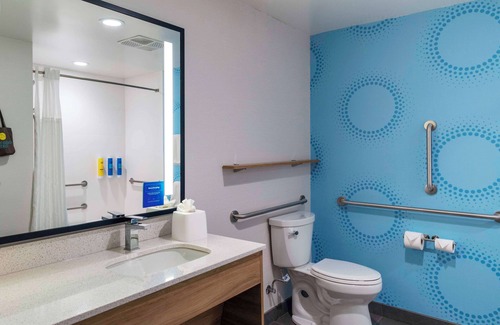 Manteca Hotel | Discover Tru By Hilton Manteca: Rated 9.4 with Great Amenities