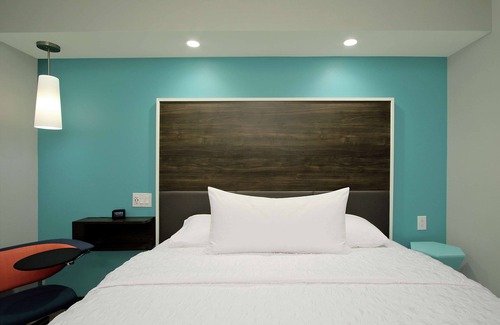 Meridian Hotel | Eco-Friendly Retreat at Tru By Hilton Meridian with Pool