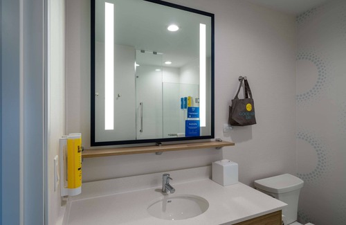 Naperville Hotel | Discover Tru by Hilton Naperville Chicago: Guest Rated 8.8/10