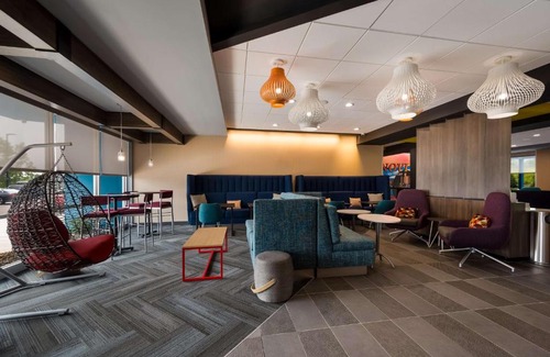 Novi Hotel | Enjoy Breakfast at Tru By Hilton Novi Detroit - 8/10 Rated