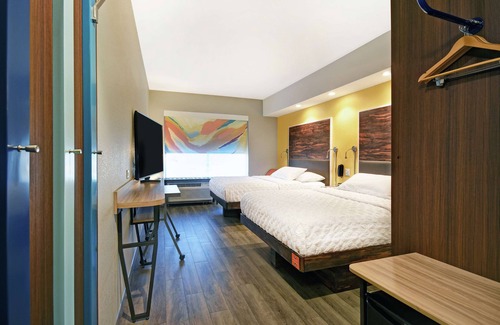 South Portland Hotel | Tru by Hilton Portland Airport: Top-Rated with Pool & Dining