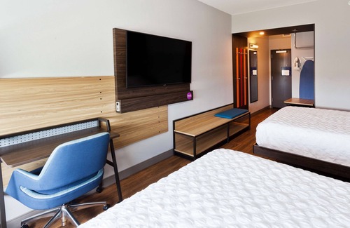 Prattville Hotel | Welcoming Tru By Hilton Prattville with Pool & Restaurant