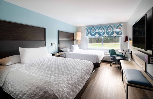 Rock Hill Hotel | Inviting Stay at Tru by Hilton Rock Hill with Pool & Breakfast