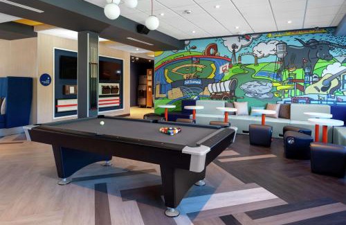 Round Rock Hotel | Discover Tru by Hilton Round Rock - Rated 8.8 with Pool Access