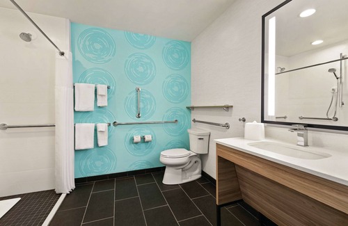 Sebring Hotel | Discover TRU BY Hilton Sebring: Eco-Friendly Comfort Awaits