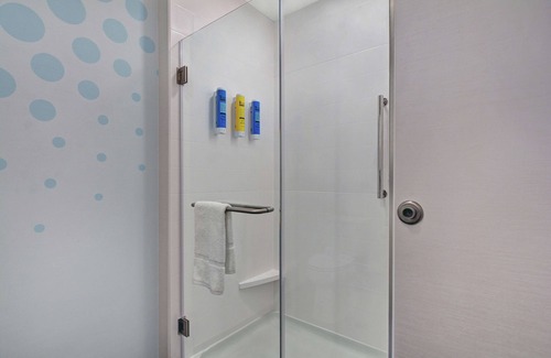 Downtown Springfield Hotel | Discover Tru by Hilton Springfield Downtown: Guest Rated 9.2